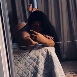 Foto de Bia Medeiros ao vivo na webcam