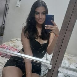 Foto de Bianca 2023 ao vivo na webcam