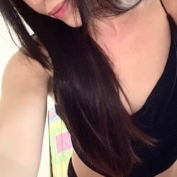Foto de Bianca Oshiro ao vivo na webcam