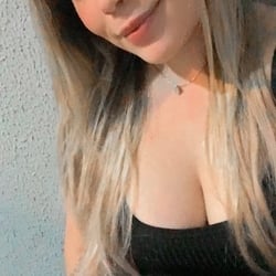 Foto de Bianca Pfuller ao vivo na webcam