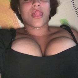 Foto de Big Breast Hot ao vivo na webcam