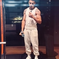 Foto de Bilhon 25 ao vivo na webcam