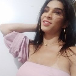 Foto de Bonequinha Emill ao vivo na webcam