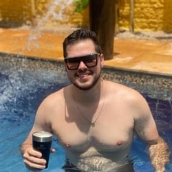 Foto de Branco Alto - videos sexo ao vivo Sexo ao Vivo