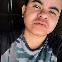 Foto de Brandon Salles ao vivo na webcam