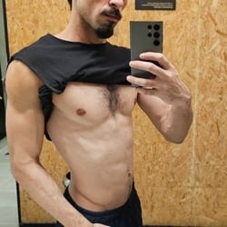 Foto de Bruce Fernandes ao vivo na webcam