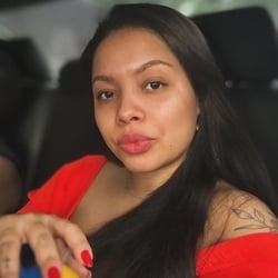 Foto de Bruna Chelle ao vivo na webcam