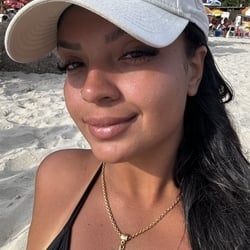 Foto de Cami Popozao ao vivo na webcam