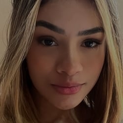 Foto de Camila 2024 ao vivo na webcam