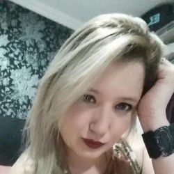 Foto de Camila Becker ao vivo na webcam