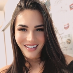 Camila Luzzon