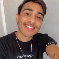 Foto de Casal Edu ao vivo na webcam