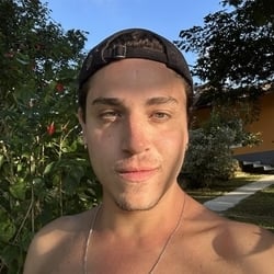 Foto de Cayn ao vivo na webcam