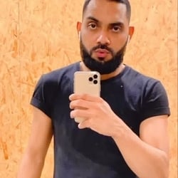 Foto de César 25 ao vivo na webcam