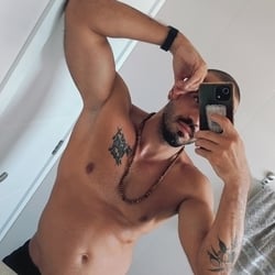 Foto de Chame De Vik ao vivo na webcam