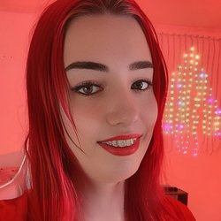 Foto de Charlotte Kayle ao vivo na webcam