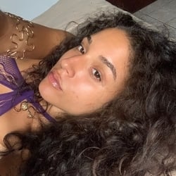 Foto de Charm ao vivo na webcam