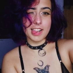 Foto de Charry Lotte ao vivo na webcam