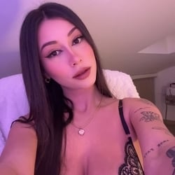 Foto de Chiiara ao vivo na webcam