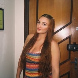 Foto de Cintia Miller ao vivo na webcam