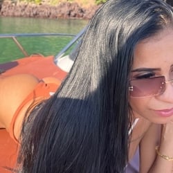 Foto de Cris Costa ao vivo na webcam