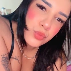 Foto de Cris Docinho ao vivo na webcam