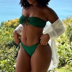 Foto de Cynthia Castilho ao vivo na webcam