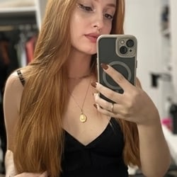 Foto de Dafne Fiore ao vivo na webcam