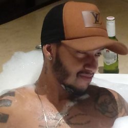 Foto de Diamante Raro ao vivo na webcam