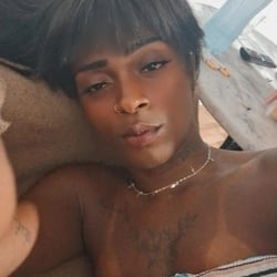 Foto de Doce Preta Mel ao vivo na webcam