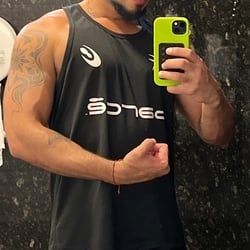 Foto de Dog Masked 19 ao vivo na webcam