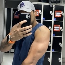 Foto de Dotado Fit ao vivo na webcam