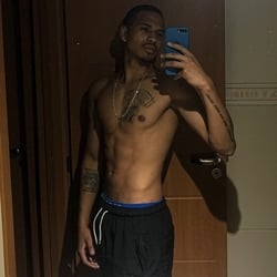 Foto de Drake ao vivo na webcam