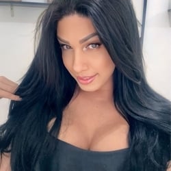 Foto de Rebeca Foster ao vivo na webcam