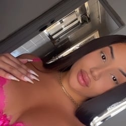 Foto de E Namorada ao vivo na webcam