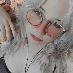 Foto de Elf Grey ao vivo na webcam