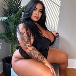 Foto de Elisa Souza ao vivo na webcam