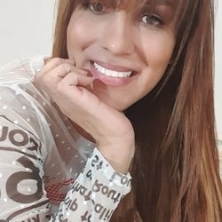 Foto de Eliza Bizinoto ao vivo na webcam