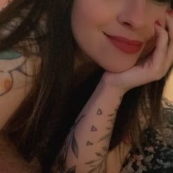 Foto de Ellara ao vivo na webcam