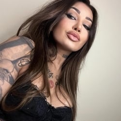 Foto de Elleh Burns ao vivo na webcam