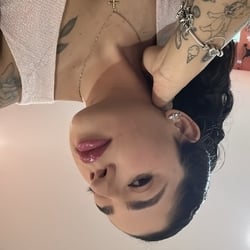 Foto de Ivie Encanto ao vivo na webcam