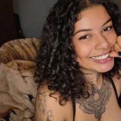 Foto de Ellieh Souza ao vivo na webcam