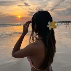 Foto de Emanuella Pirce ao vivo na webcam