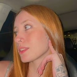 Foto de Emilly Eilish ao vivo na webcam