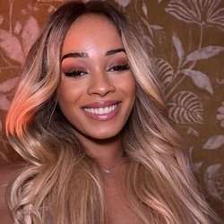 Foto de Emma Qamar ao vivo na webcam