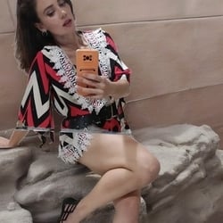 Foto de Emmy Rossum ao vivo na webcam