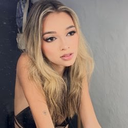 Foto de Emyy 20 ao vivo na webcam