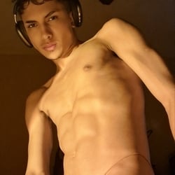 Foto de Enfurecide ao vivo na webcam