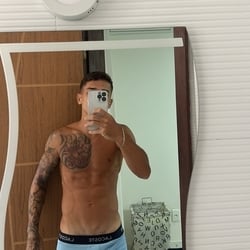 Foto de Enzo Felipe ao vivo na webcam