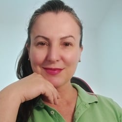 Foto de Érica Bastos ao vivo na webcam